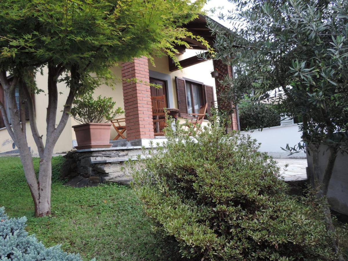 Casa Vacanza Il Glicine Casale Corte Cerro Exteriér fotografie