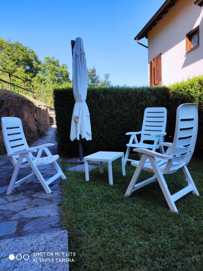 Casa Vacanza Il Glicine Casale Corte Cerro Exteriér fotografie