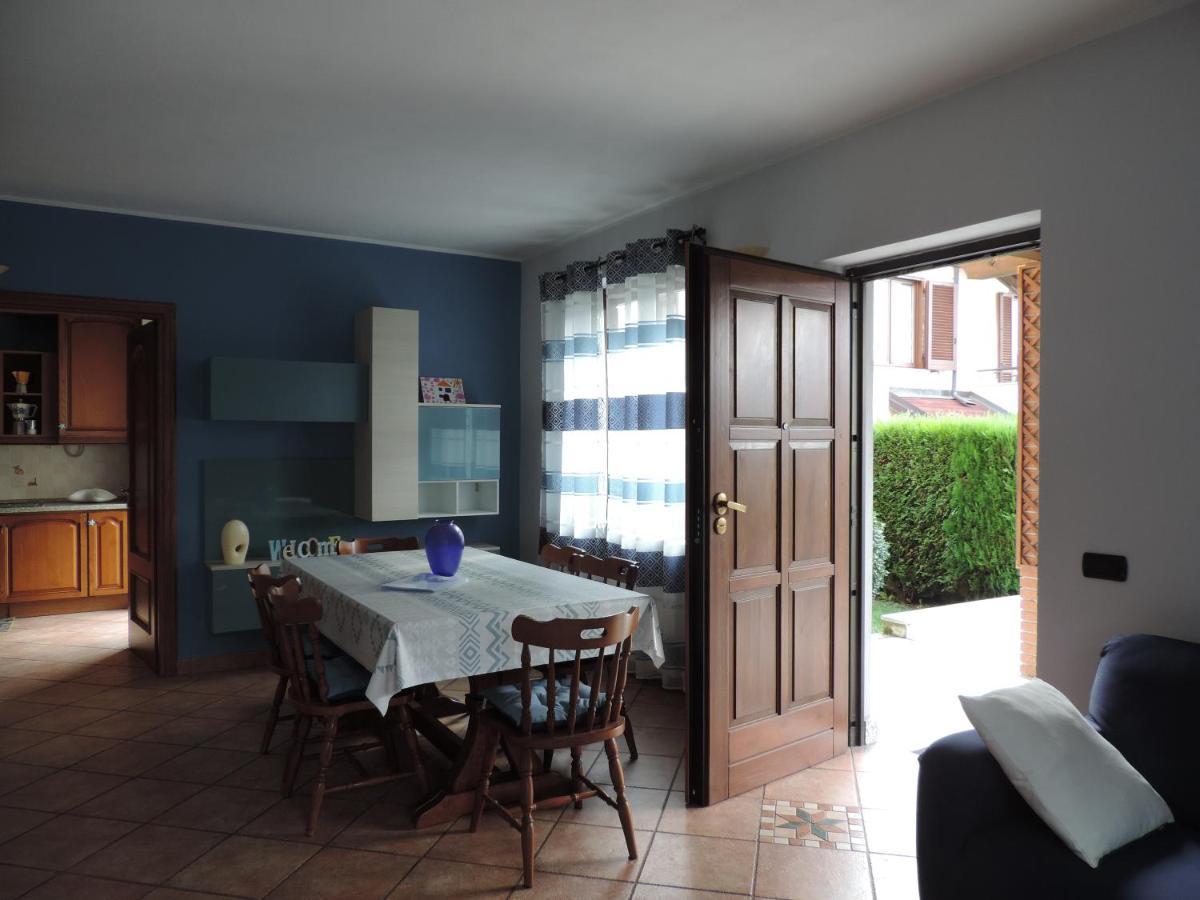 Casa Vacanza Il Glicine Casale Corte Cerro Exteriér fotografie