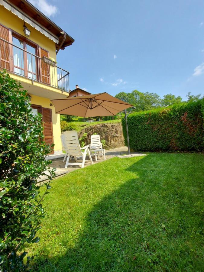 Casa Vacanza Il Glicine Casale Corte Cerro Exteriér fotografie