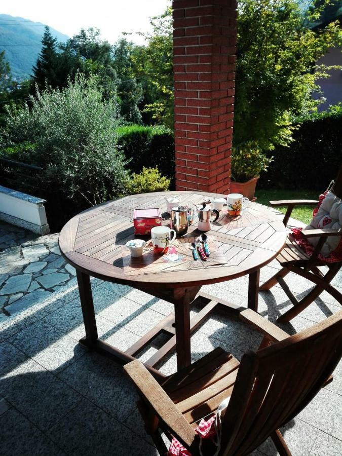Casa Vacanza Il Glicine Casale Corte Cerro Exteriér fotografie