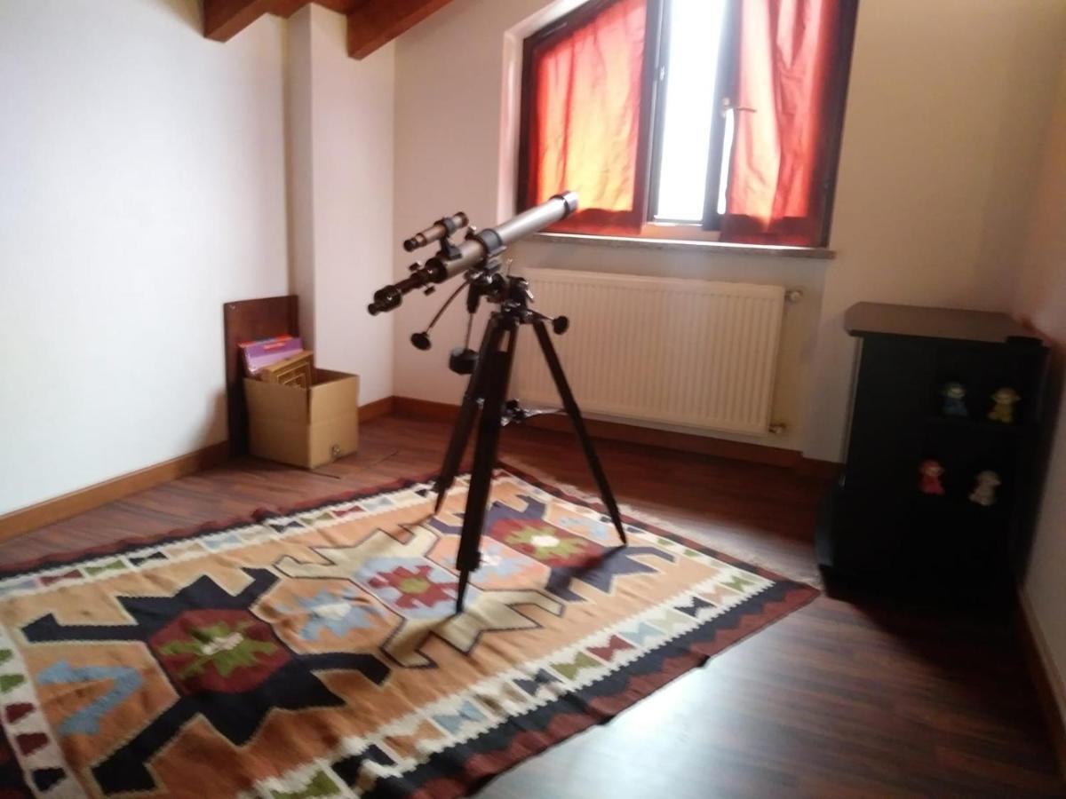 Casa Vacanza Il Glicine Casale Corte Cerro Exteriér fotografie